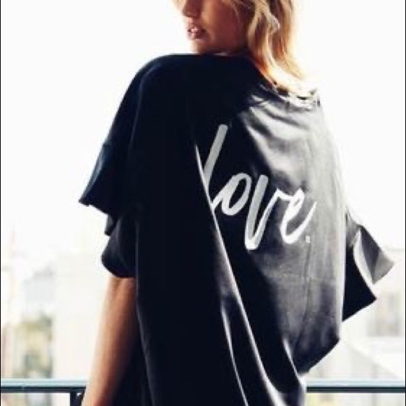 NWOT Victoria Secret Sexy Satin Robe One Size - Picture 7 of 7